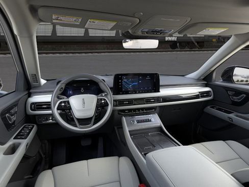 New 2025 Lincoln Aviator AWD image 9