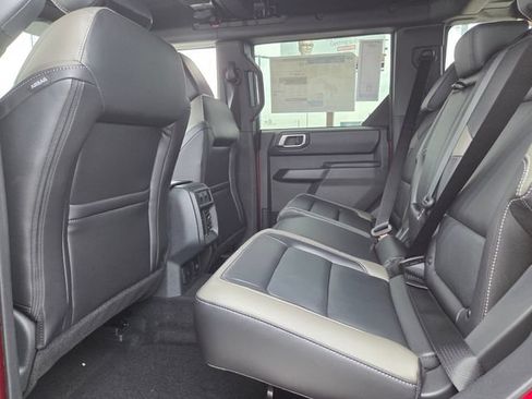 New 2026 Ford Bronco Outer Banks w/ Sasquatch Package AWD/4WD image 6