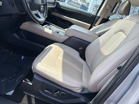 Used 2023 Ford Expedition Max Limited AWD/4WD image 9