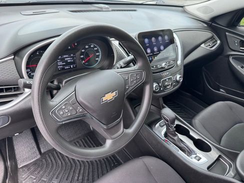 Used 2025 Chevrolet Malibu LS FWD image 28