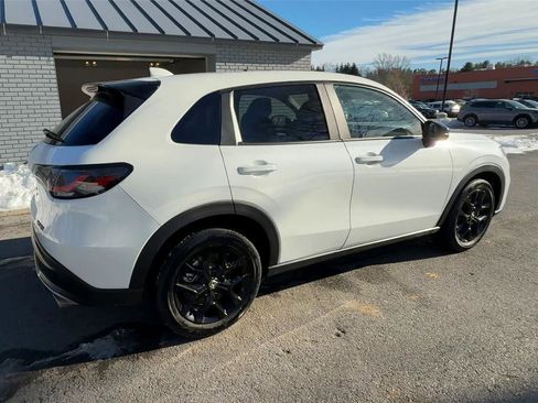 Used 2025 Honda HR-V Sport image 8