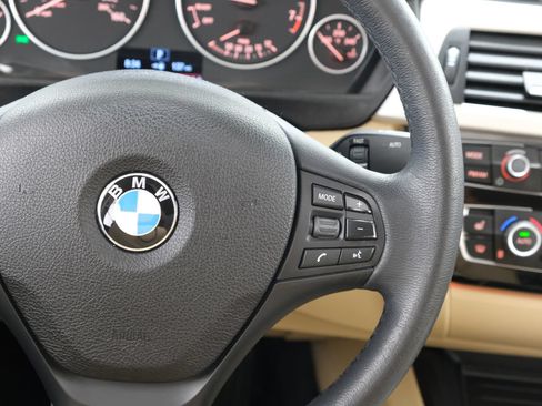 Used 2018 BMW 320i xDrive Sedan w/ Convenience Package AWD/4WD image 13