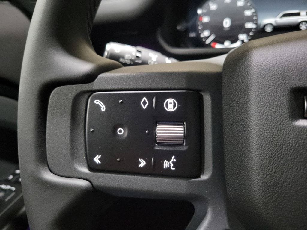 New 2026 Land Rover Defender 110 X-Dynamic SE AWD/4WD image 15