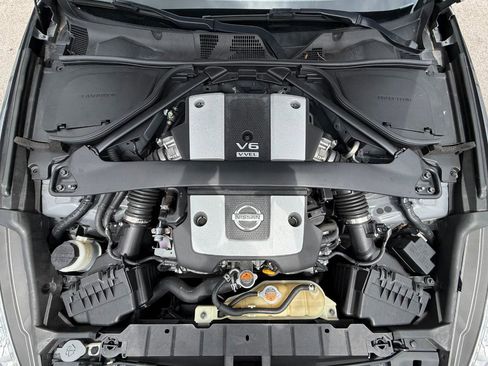 Used 2017 Nissan 370Z Coupe RWD image 21