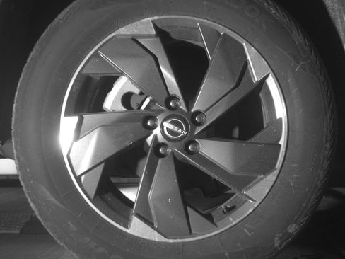 Used 2025 Nissan Rogue SV AWD/4WD image 18