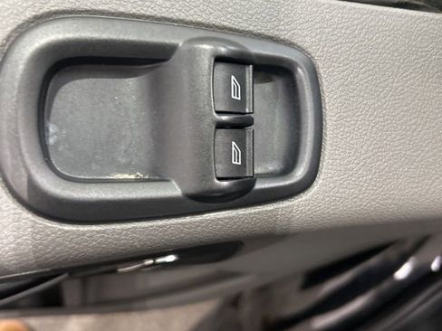 Used 2023 Ford Transit 350 XLT image 9