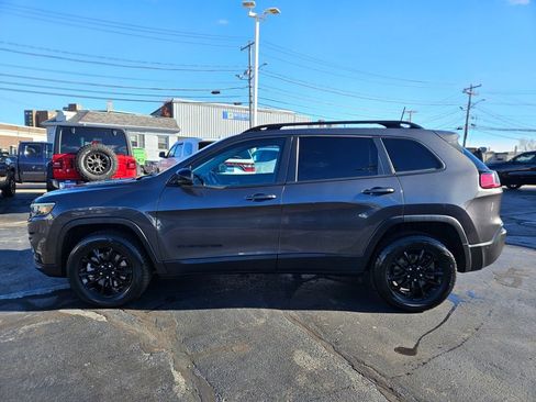 Used 2023 Jeep Cherokee Altitude Lux image 2