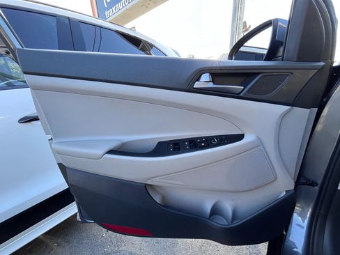 Used 2016 Hyundai Tucson Sport image 9