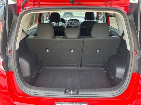 Used 2025 Kia Soul LX w/ LX Technology Package FWD image 29
