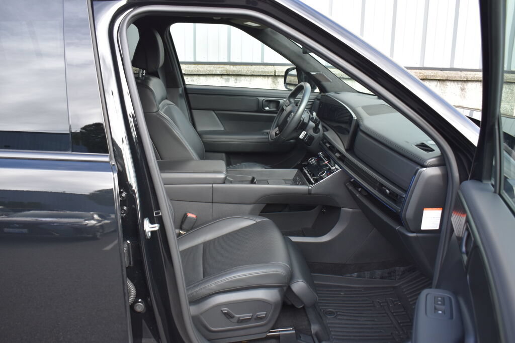 Used 2025 Hyundai Santa Fe Calligraphy AWD/4WD image 25
