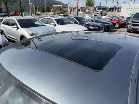Used 2009 Mercedes-Benz E 350 Sedan image 8