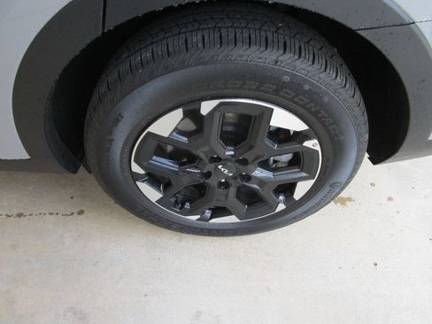 Used 2025 Kia Sorento S w/ Panoramic Sunroof Package FWD image 12