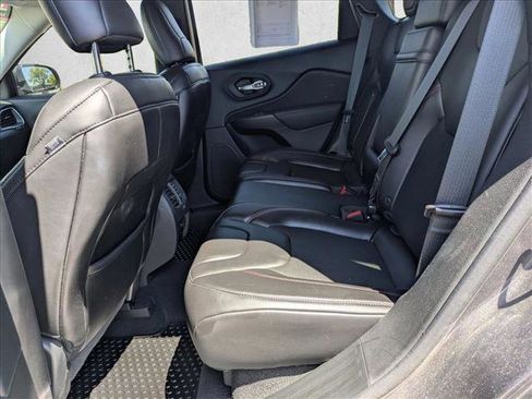 Used 2019 Jeep Cherokee Trailhawk w/ Comfort/Convenience Group AWD/4WD image 17