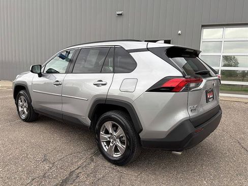 Used 2022 Toyota RAV4 XLE w/ Convenience Package AWD/4WD image 2