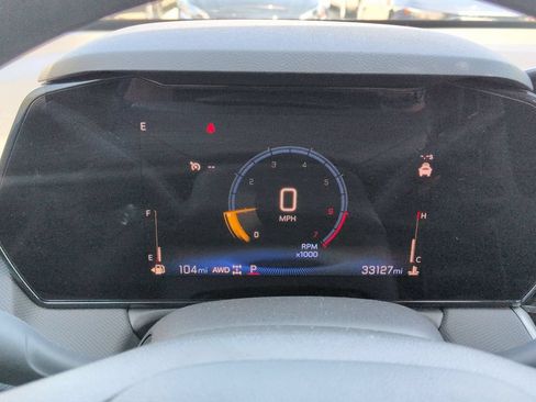 Used 2025 Chevrolet TrailBlazer LT AWD/4WD image 16