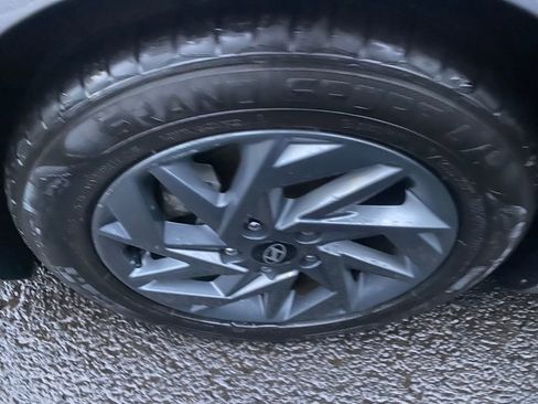 Used 2024 Hyundai Elantra SEL image 27