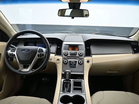 Used 2017 Ford Taurus SE image 34