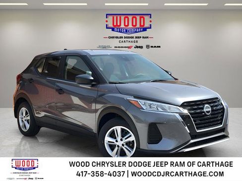 Used 2025 Nissan Kicks Play S image 1