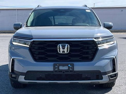 Used 2024 Honda Pilot Touring image 4