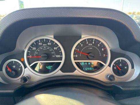 Used 2010 Jeep Wrangler Unlimited Sport image 9