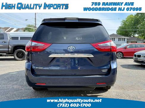 Used 2020 Toyota Sienna Limited Premium AWD/4WD image 5