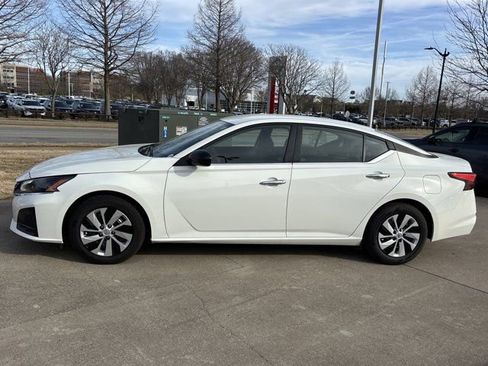 Used 2024 Nissan Altima 2.5 S image 8