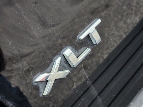 Used 2022 Ford Expedition XLT image 12