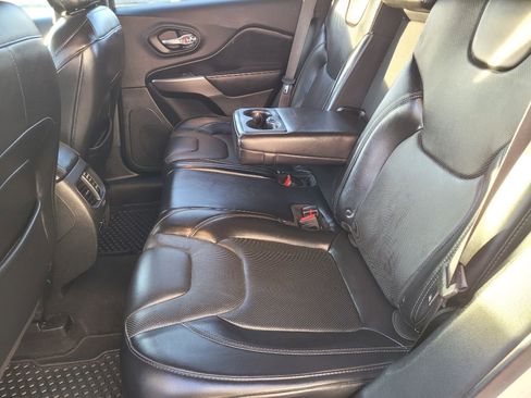 Used 2019 Jeep Cherokee High Altitude image 40