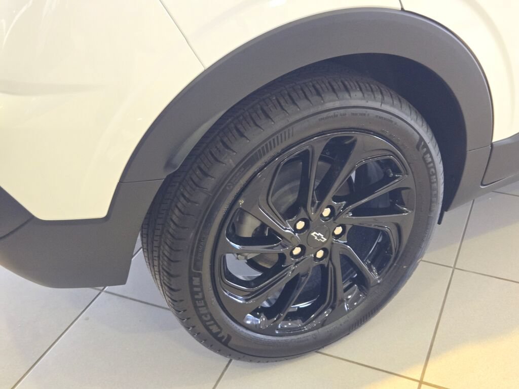 Used 2027 Chevrolet Bolt RS FWD image 9