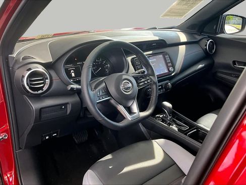 Certified 2023 Nissan Kicks SR w/ SR Premium Package FWD image 17