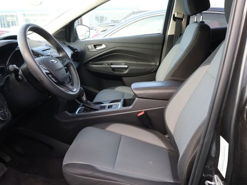 Used 2017 Ford Escape SE image 8