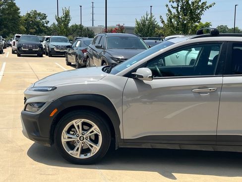 Used 2023 Hyundai Kona SEL FWD image 7