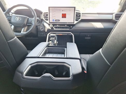 Used 2022 Toyota Tundra Limited AWD/4WD image 31