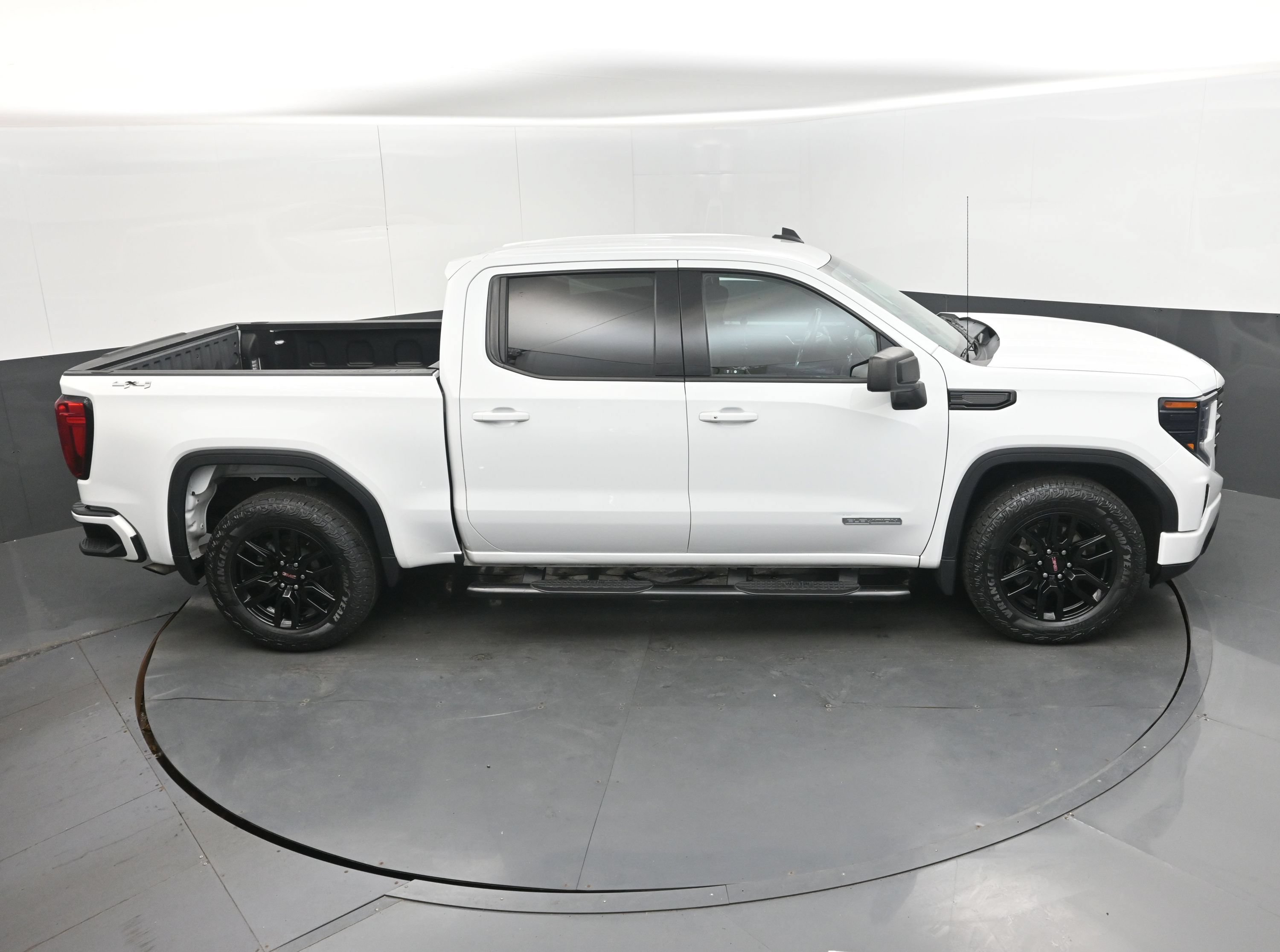 Used 2023 GMC Sierra 1500 Elevation AWD/4WD image 34