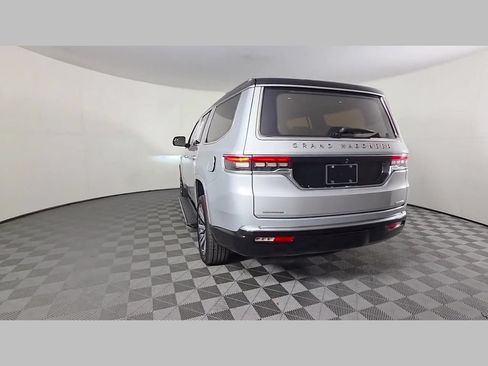 Used 2022 Jeep Grand Wagoneer Series III AWD/4WD image 42