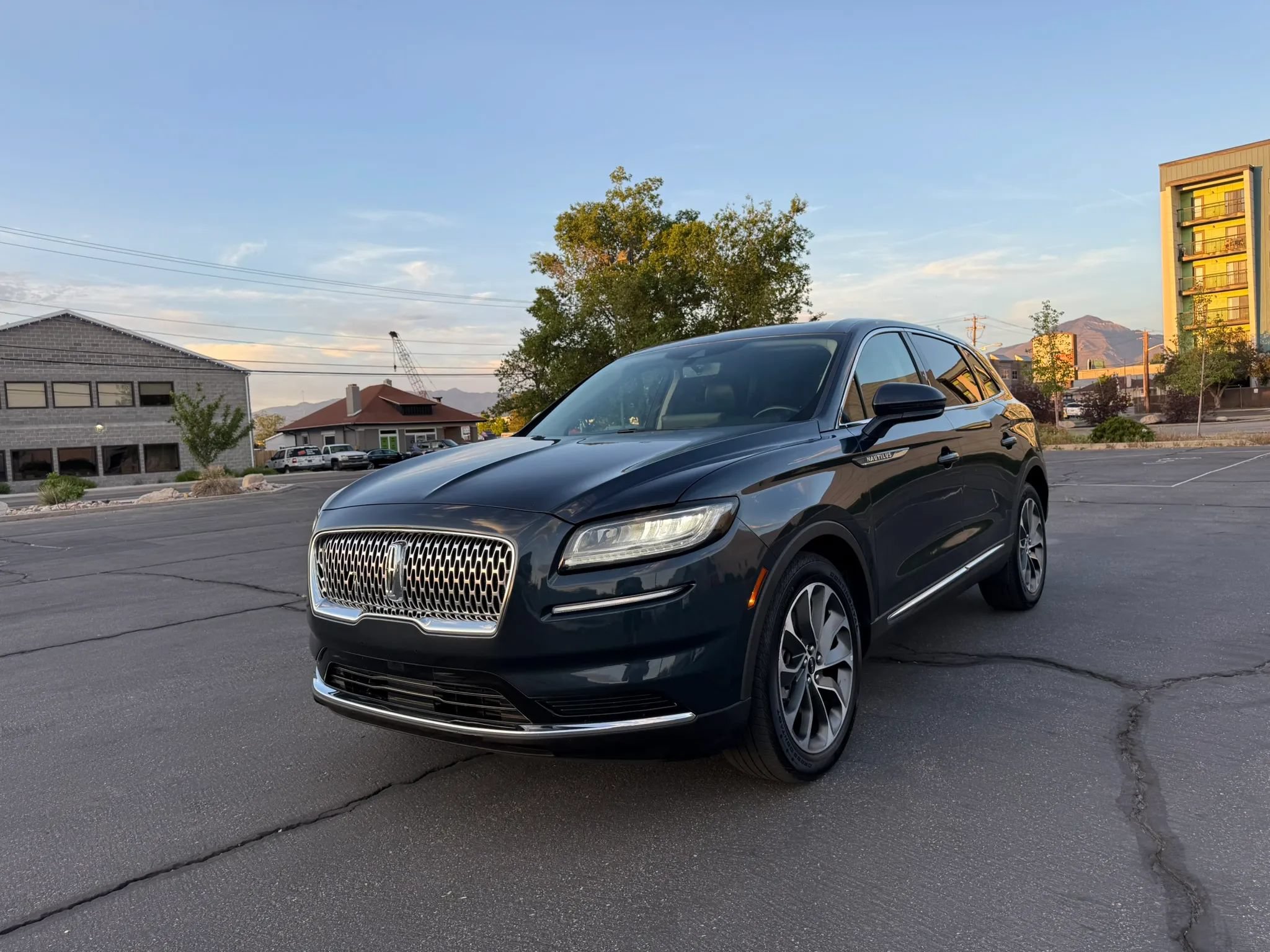 Used 2023 Lincoln Nautilus Reserve w/ Luxury Package AWD/4WD image 1