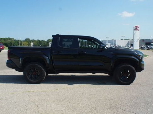 Used 2025 Toyota Tacoma TRD Pro w/ Tow Tech Package AWD/4WD image 21