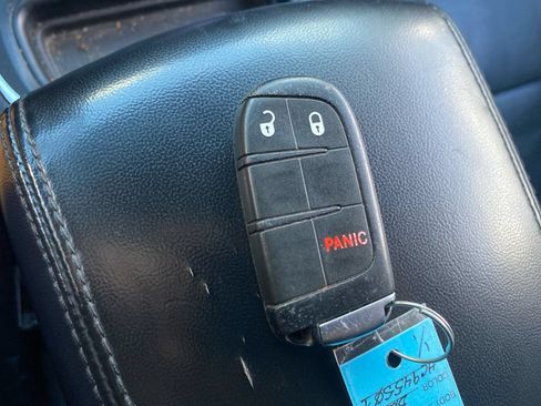 Used 2017 Dodge Durango SXT w/ 3rd Row Seating Group AWD/4WD image 11