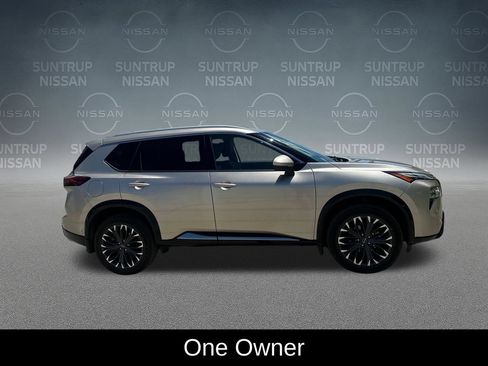 Used 2024 Nissan Rogue Platinum AWD/4WD image 8