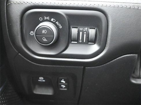 Used 2020 RAM 1500 Limited image 31