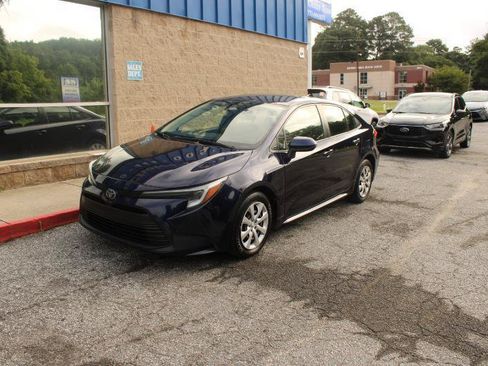 Used 2023 Toyota Corolla LE FWD image 3
