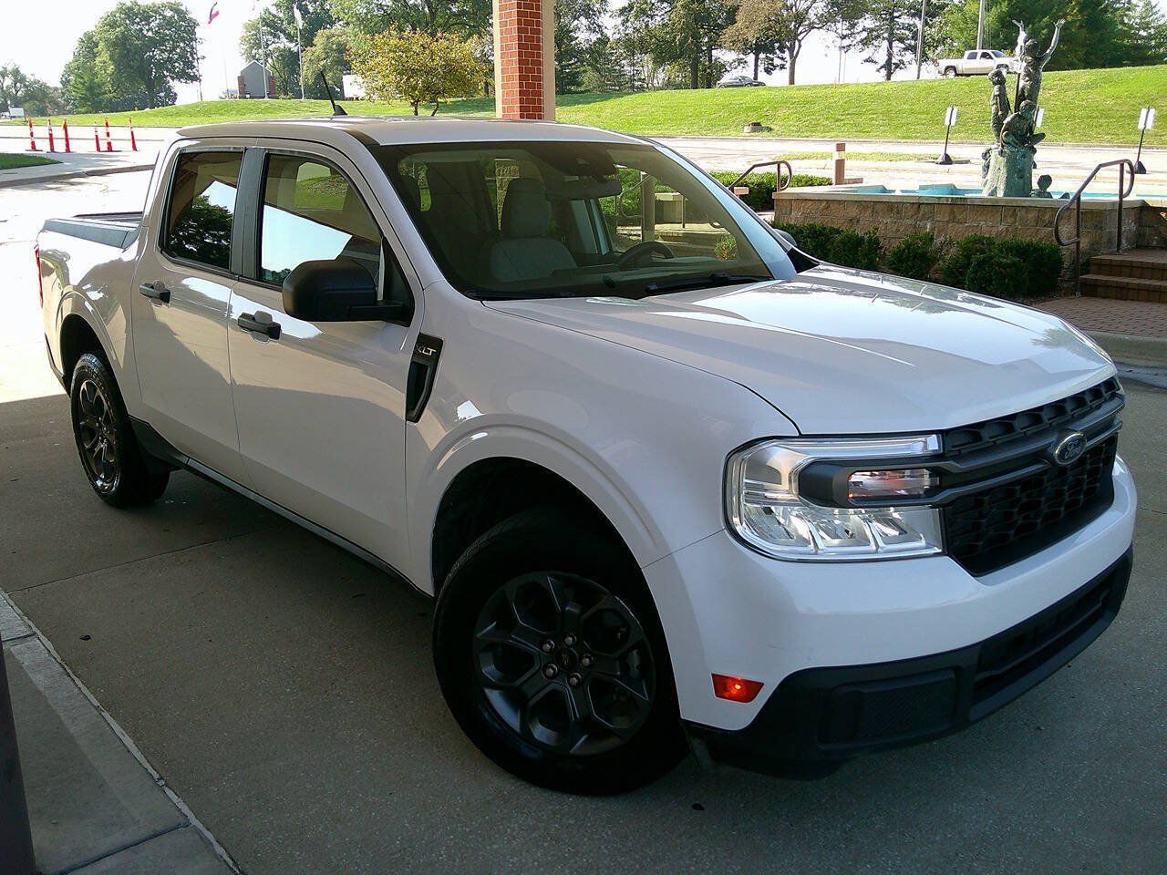 Used 2023 Ford Maverick XLT FWD image 4