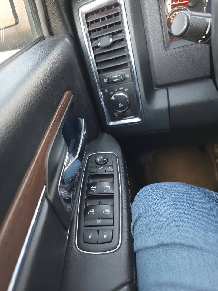Used 2015 RAM 1500 Laramie w/ Convenience Group AWD/4WD image 21