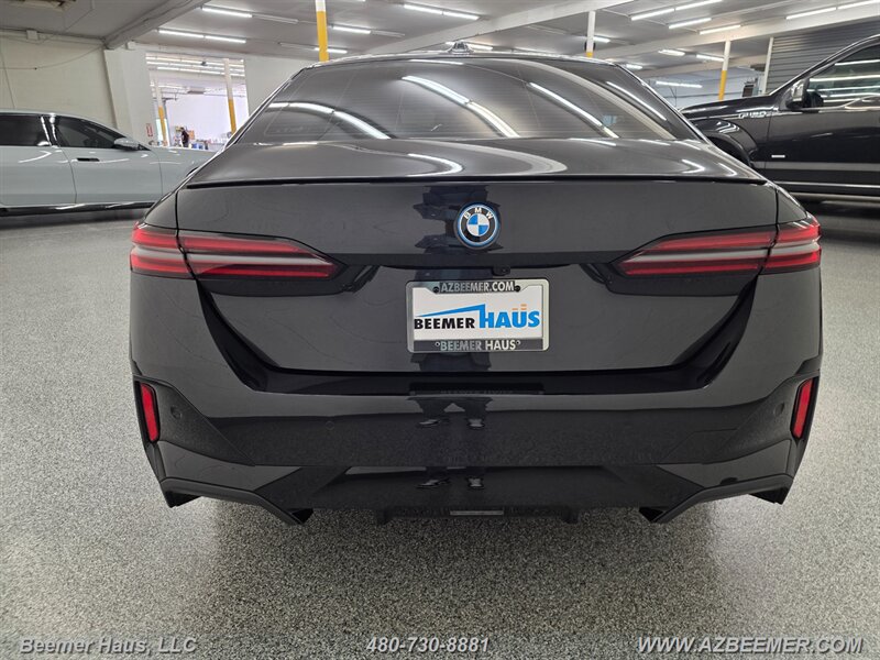 Used 2026 BMW i5 eDrive40 w/ M Sport Package RWD image 5