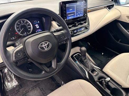 Used 2022 Toyota Corolla LE image 7