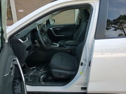 Certified 2024 Toyota RAV4 XLE image 21