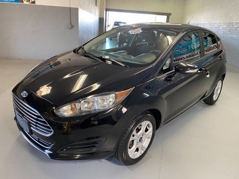 Used 2016 Ford Fiesta SE image 3