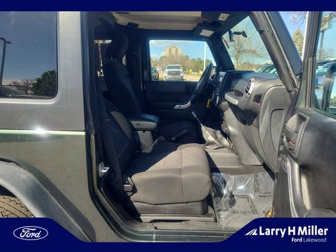 Used 2011 Jeep Wrangler Rubicon w/ Dual Top Group image 19