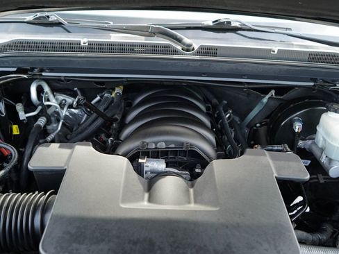 Used 2019 Chevrolet Suburban LT AWD/4WD image 36
