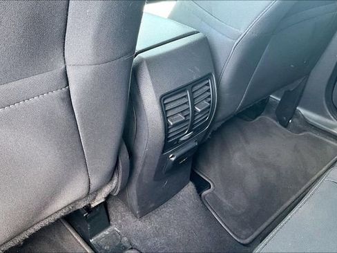 Used 2016 Ford Escape SE w/ Equipment Group 201A FWD image 10